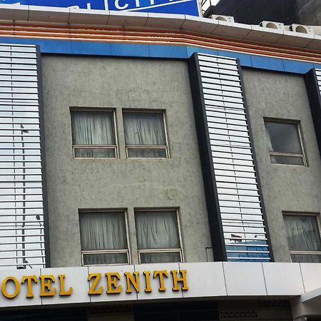 Hotel Zenith Surat Ngoại thất bức ảnh