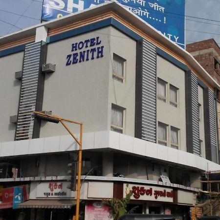 Hotel Zenith Surat Ngoại thất bức ảnh