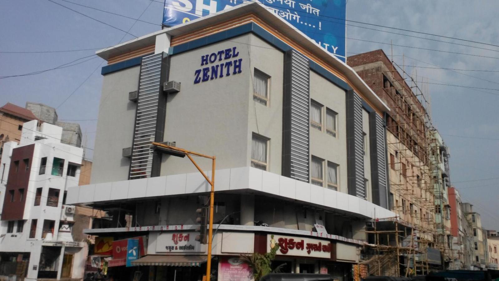Hotel Zenith Surat Ngoại thất bức ảnh