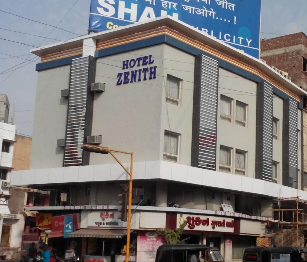 Hotel Zenith Surat Ngoại thất bức ảnh