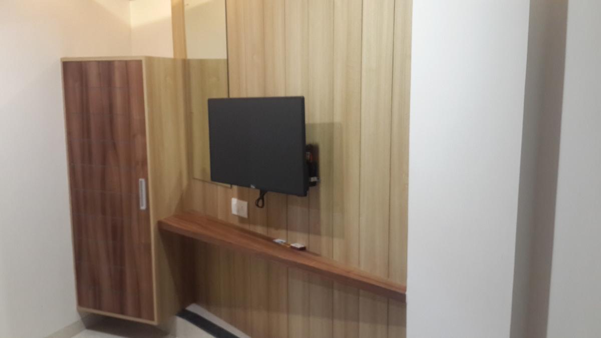 Hotel Zenith Surat Ngoại thất bức ảnh